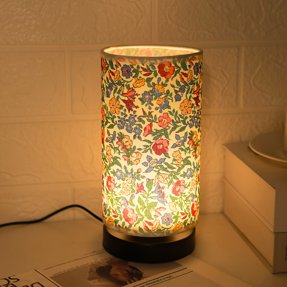 Nordic retro-style table lamp